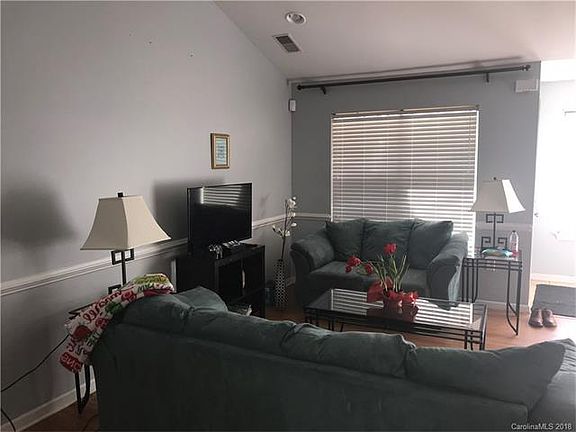 3rd image of 543 Fawnborough Ct