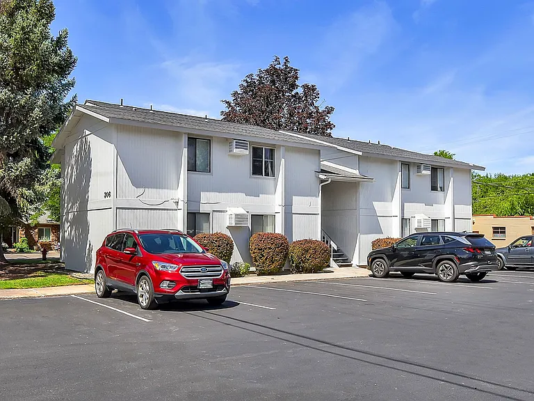Roosevelt Apartments — Photo 25