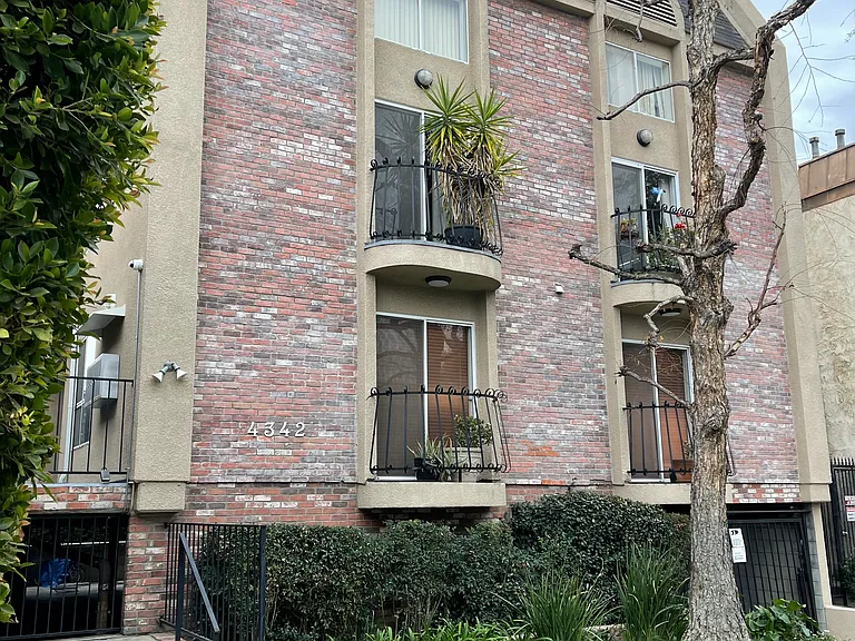4342 Whitsett Ave #2 — Photo 7
