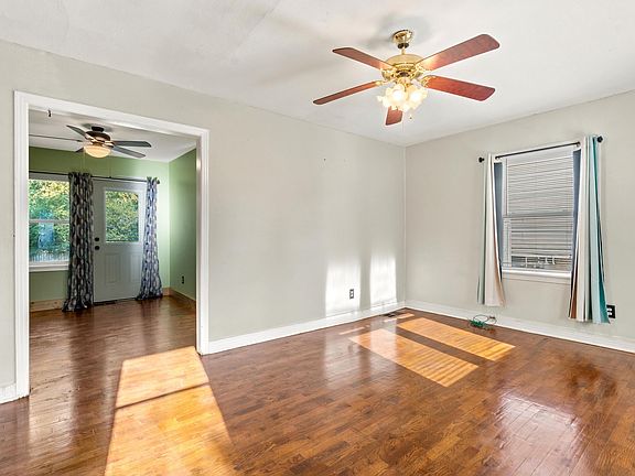 3rd image of 1108 Wilson St