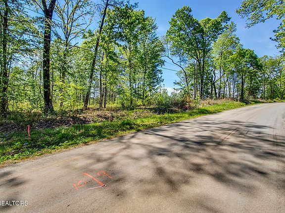 3rd image of 505 Oak Grove Rd