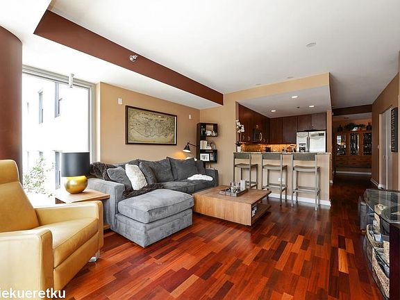 2nd image of 160 E Illinois St #612