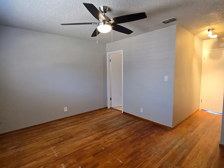 10641 Epic Ct — Photo 18