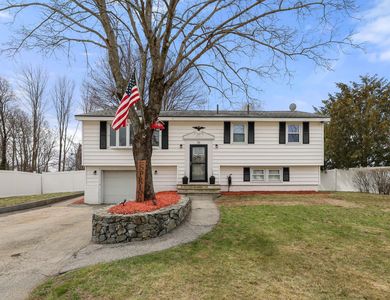 36 New Caster Dr, Lowell, MA, 01854