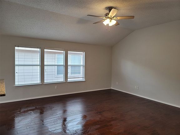 2nd image of 1706 Willow Way