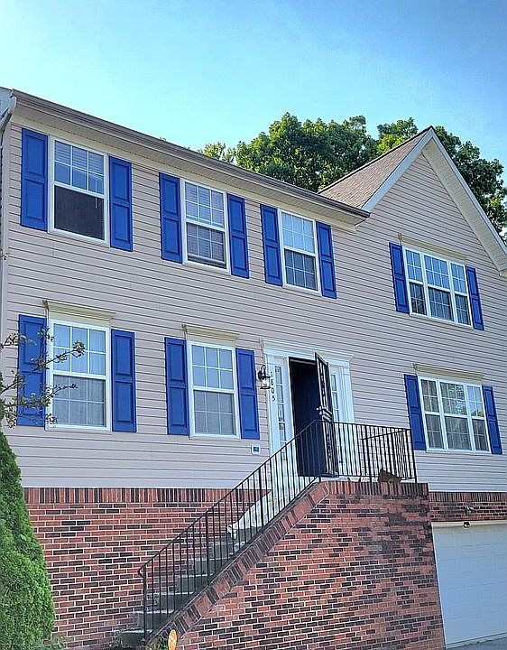 2nd image of 1805 Gould Dr