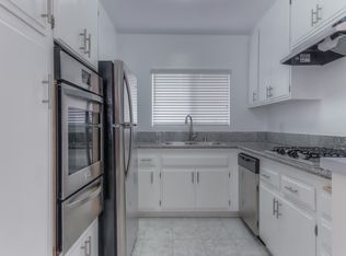 11818 Darlington Ave, Los Angeles, CA 90049