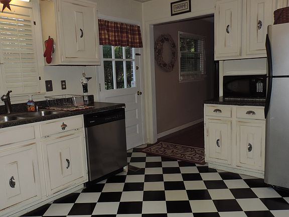 2nd image of 122 Birchwood