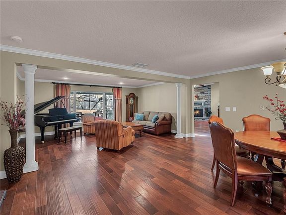 Home For Sale In Sweetwater Oaks