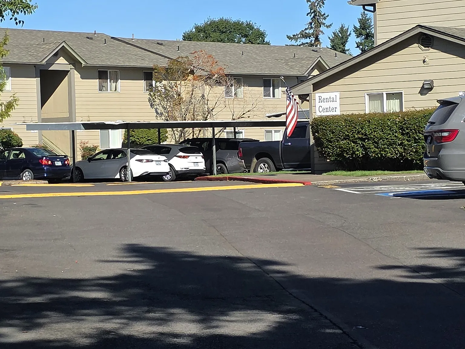 Brittany Crossing Apartments — Photo 3