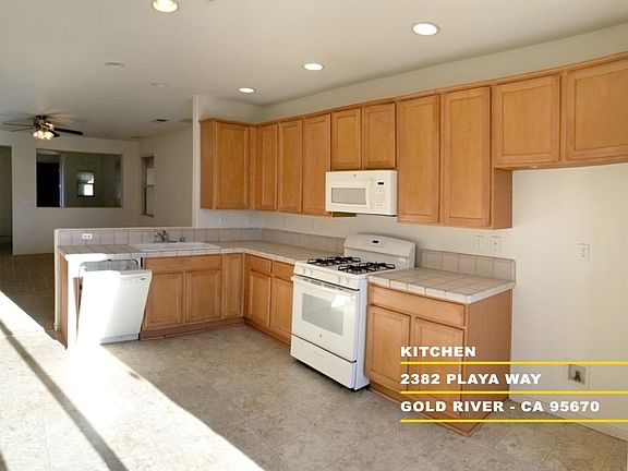 3rd image of 2382 Playa Way
