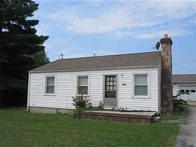2739 Western Ave photo 1