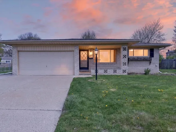 13311 Boca Grande Dr, Sterling Heights, MI 48312