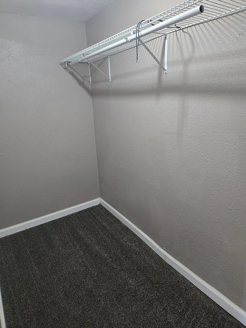 900 E Dale — Photo 2