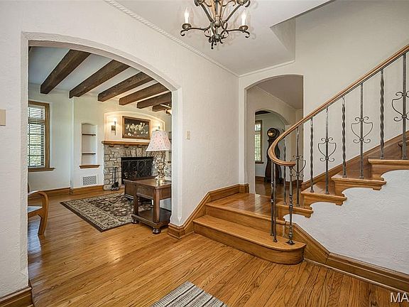 3rd image of 735 River Hills Dr