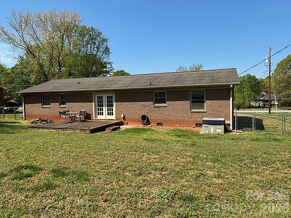 2nd image of 136 Devon Ln