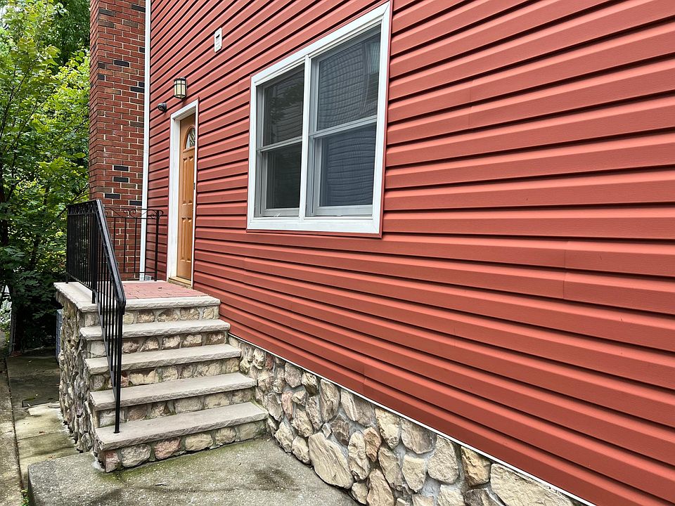 1st image of 992 Westwood Ave