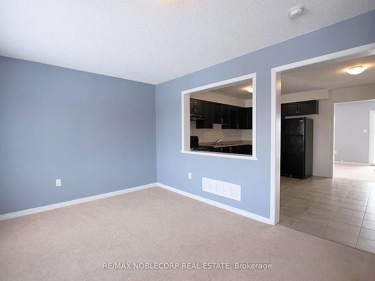 1287 Coleman Cres — Photo 7