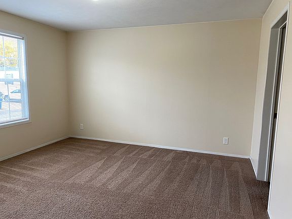 4th image of 3502 Creekside Blvd #22