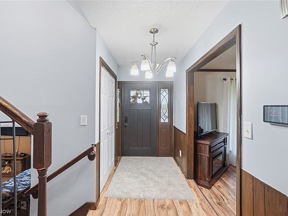 3rd image of 1455 Riverview Dr