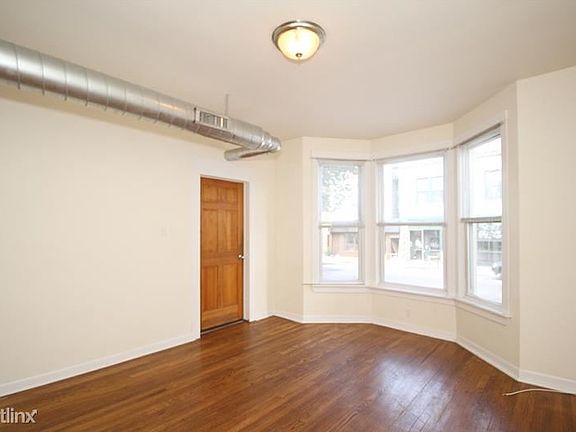 4th image of 3520 N Lincoln Ave #Unt1