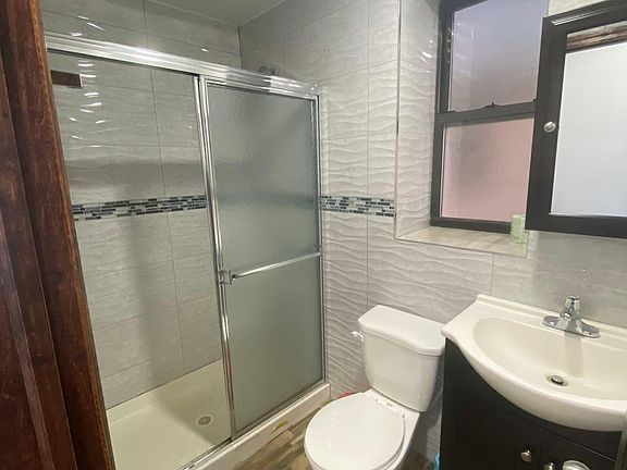 3rd image of 1051 59th St #2