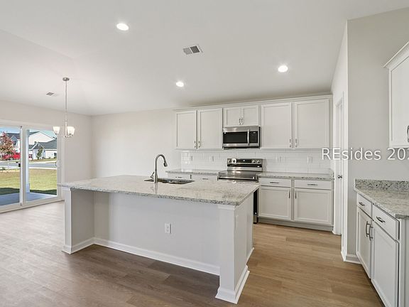 4th image of 99 Founders Walk