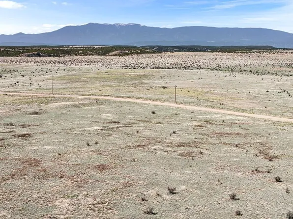 Siegel Way, Pueblo, CO 81004