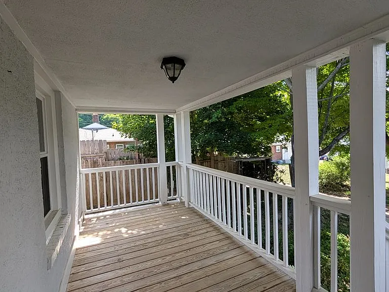 100 Gibbs St — Photo 14
