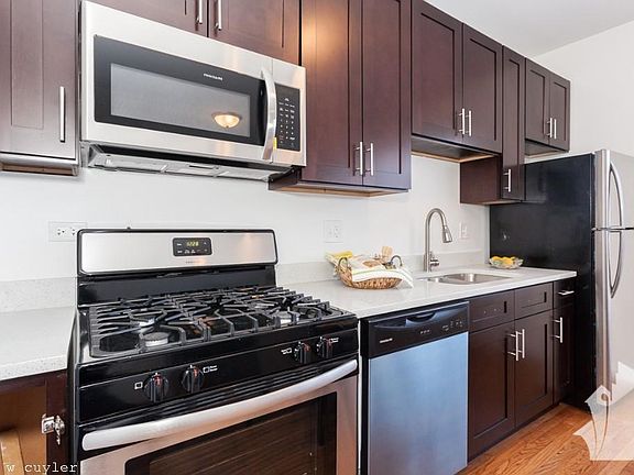 2nd image of 4905 W Cuyler Ave #1822