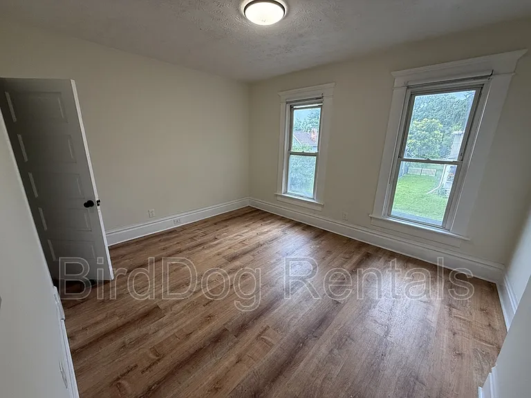 1524 Franklin Ave — Photo 11