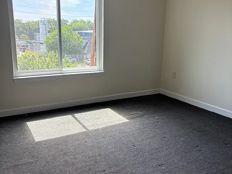 619-623 Schuyler Ave #304 — Photo 12