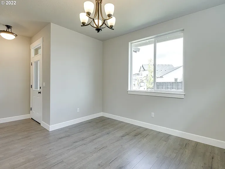 2913 NW Onsdorff Blvd — Photo 4