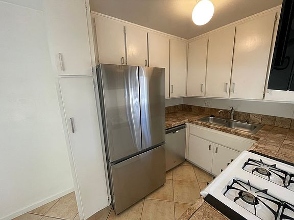 5th image of 226 15th St APT 2
