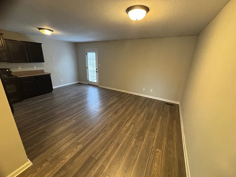 1725 Thistlewood Dr #C — Photo 12