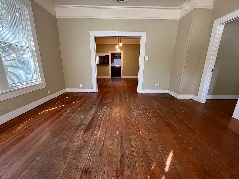 3 bed, $1,500 — Photo 2