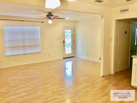5th image of 155 Pearl Dr