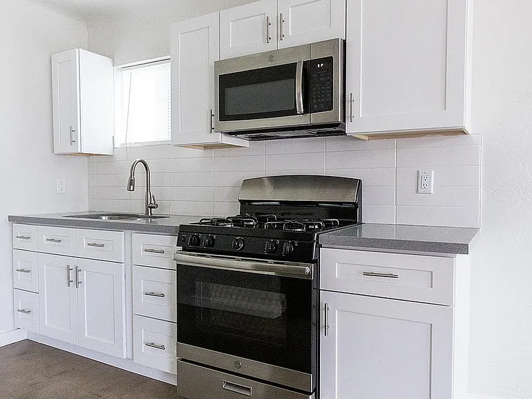 320 W Highland Ave #4 — Photo 5