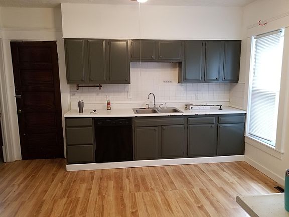 4th image of 61 Church St