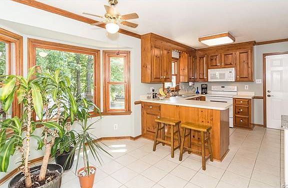 5th image of 10105 Northland Dr