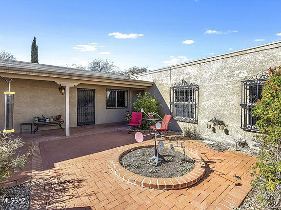 3rd image of 2711 N Camino Valle Verde