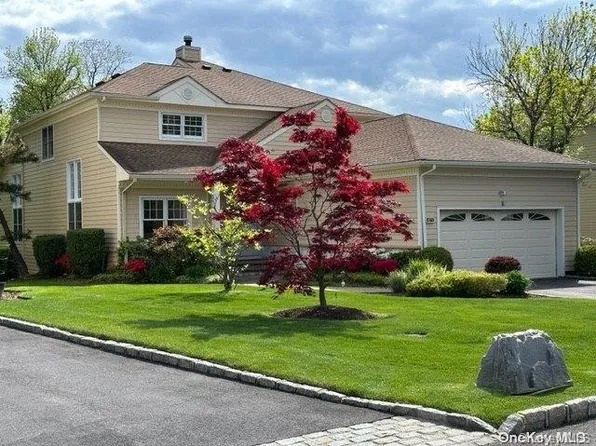 471 Greenbriar #471, Roslyn, NY 11576