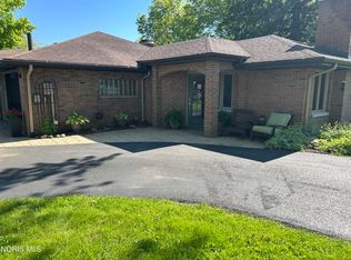 1420 Old Trail Rd, Maumee, OH 43537