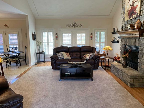 3rd image of 511 Woodland Pass