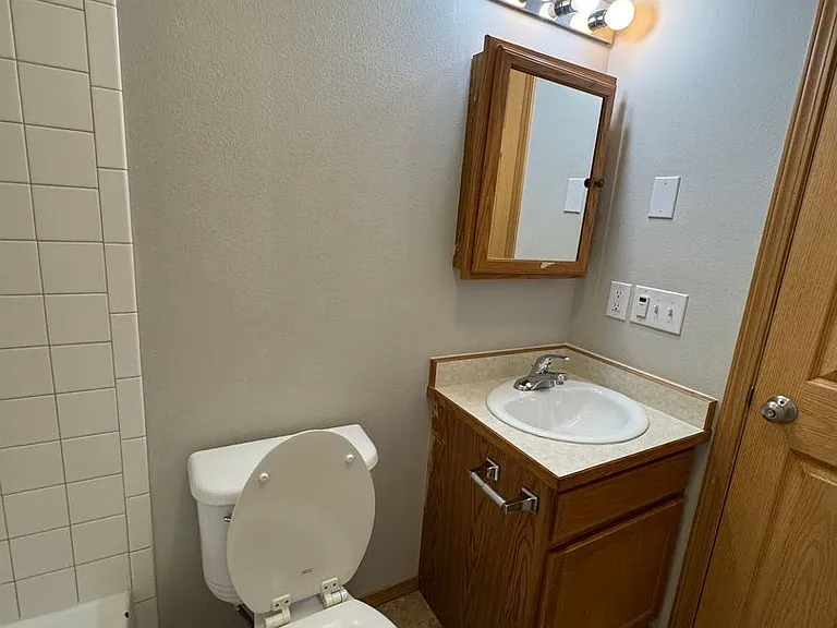 2875 S Donovan Dr — Photo 21