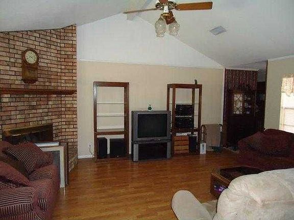 5th image of 2916 Delta Dr
