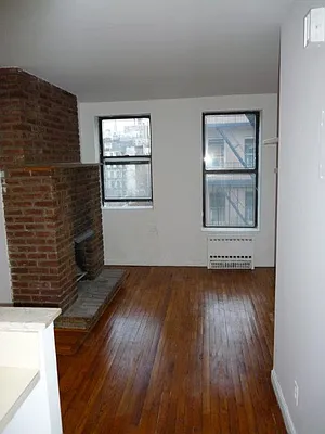 Rented by Chartwell Manhattan Realty | media 2