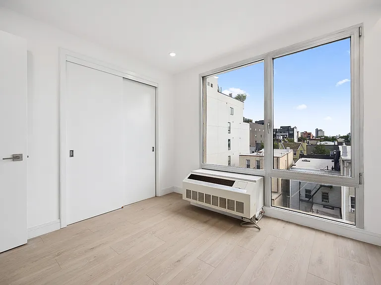184 Eagle St #PHB — Photo 12
