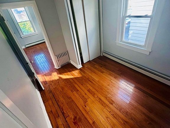 5th image of 714 Roselle St #1A