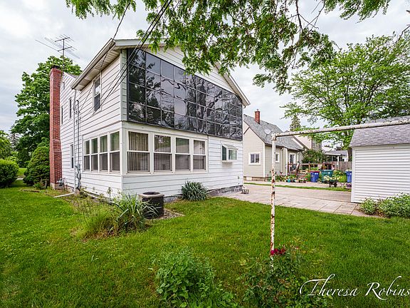 3rd image of 844 Dorroll St NE
